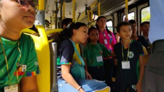 Maio Amarelo: Alunos de escola municipal visitam empresa de ônibus de Manaus