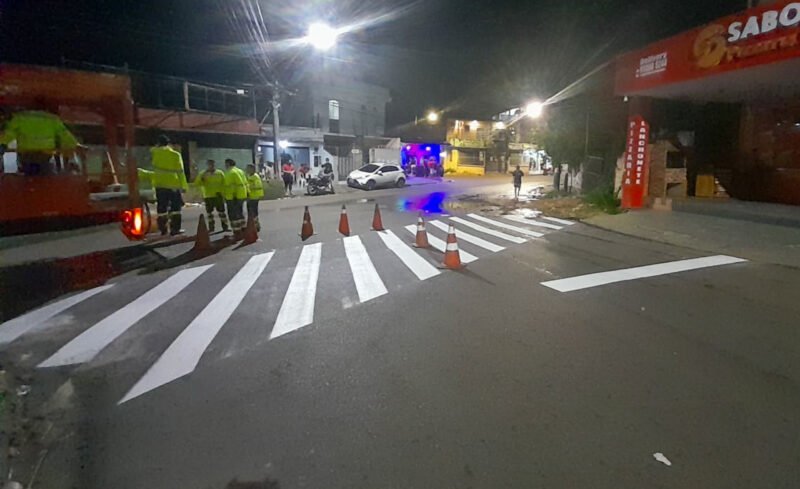 Implantação de faixas de travessia (Foto: Divulgação/IMMU) Maio Amarelo: IMMU amplia segurança no trânsito com implantação de sinalização viária
