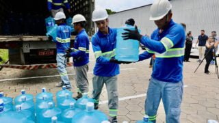 Manaus monta operação de ajuda humanitária ao Rio Grande do Sul e recebe doação de água