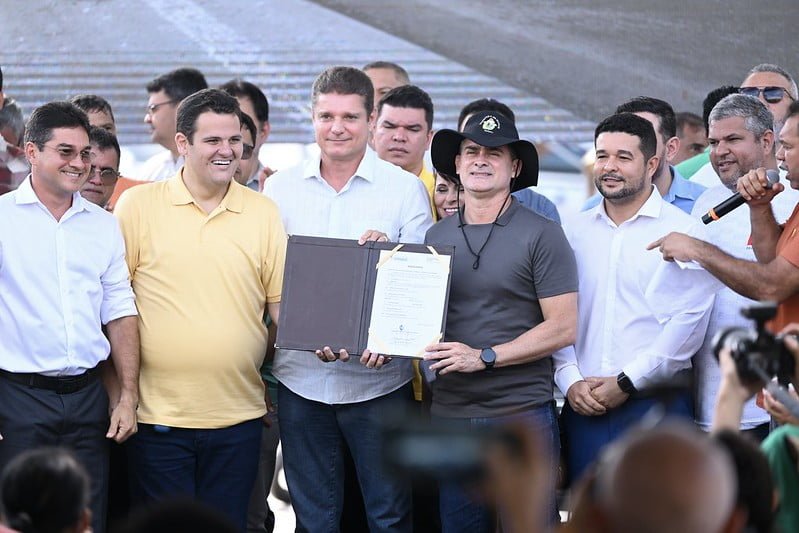 Prefeito anuncia chegada do ‘Asfalta Manaus’ no Cidade de Deus