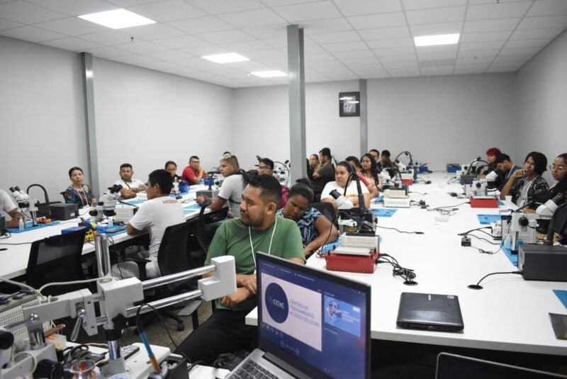 Aulas do curso ‘Técnico de Celular’ (Foto: Divulgação/Semtepi) Prefeitura inicia aulas do curso ‘Técnico de Celular’ na Central do Empreendedor