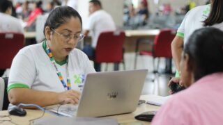 Primeiro dia do 'Registre-se' atende pessoas em situação de vulnerabilidade