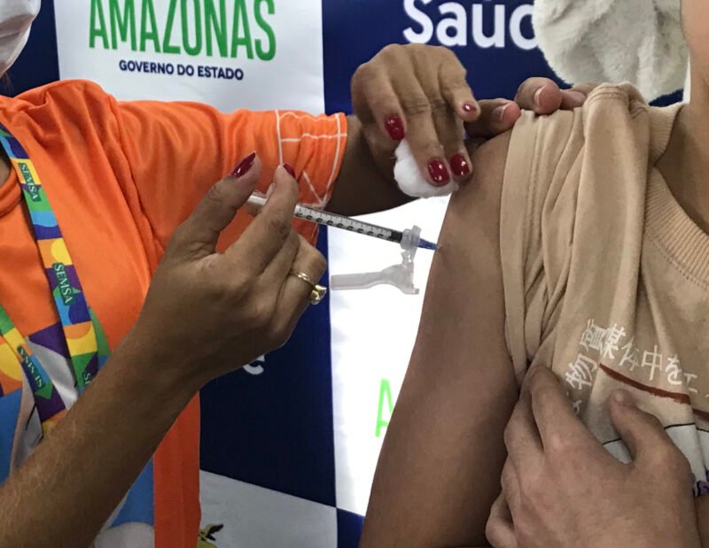Saúde do AM divulga painel semanal de vacinação contra covid-19