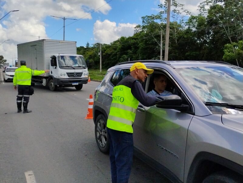 Ação educativa da prefeitura alerta para excesso de velocidade
