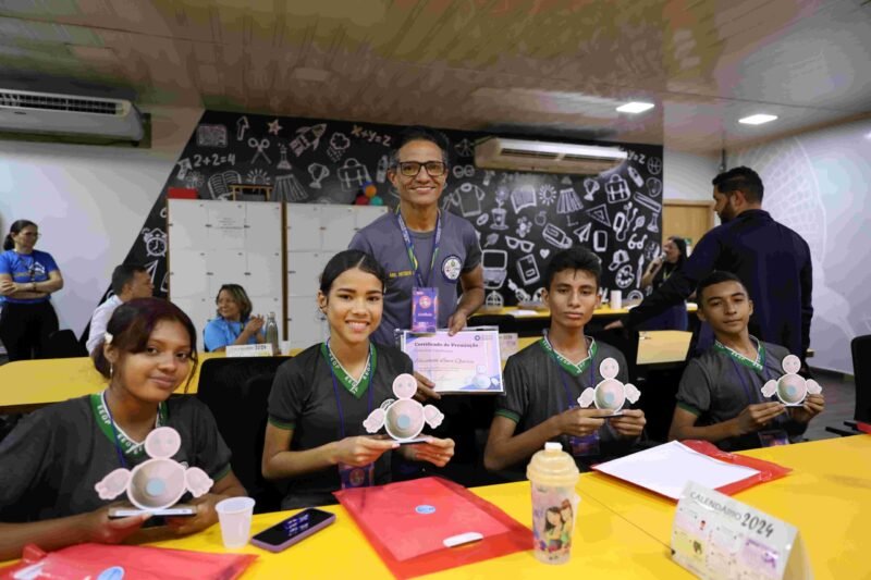 Alunos da rede pública são premiados por produções de arte, dança e música