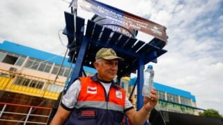 Defesa Civil do Amazonas disponibiliza água potável para a população durante evento