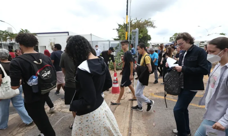 Termina nesta sexta-feira (14) o prazo para inscrições no Exame Nacional do Ensino Médio (Enem) (Foto: Valter Campanato/Agência Brasil) Estudantes têm até esta sexta-feira para se inscrever no Enem