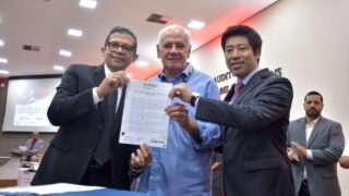 Folder traduzido pelo Nuriam, coordenado pelo deputado João Luiz, pode trazer novos investimentos chineses ao Amazonas