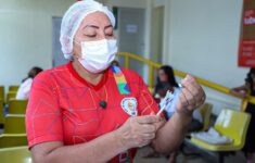 Ministério da Saúde atrasa abastecimento de vacinas contra Covid e Febre Amarela em Manaus