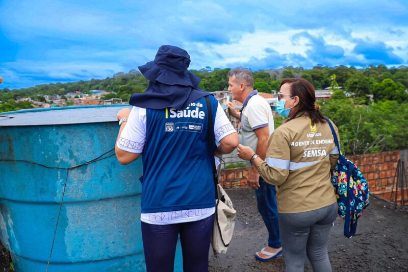 Agentes de saúde (Foto: Divulgação/Semsa) Prefeitura atualiza dados sobre casos de arboviroses na capital