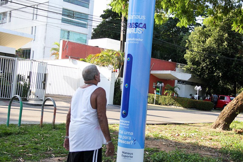 Prefeitura instala totens nebulizadores de água para aliviar o calor em pontos de prática desportiva
