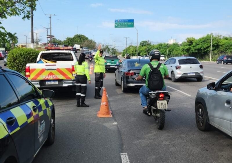 Presença ostensiva de agentes de trânsito (Foto: Divulgação/IMMU) Prefeitura registra redução significativa de acidentes no feriadão de Corpus Christi em Manaus