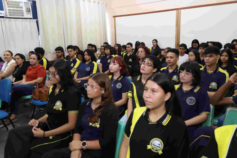 Alunos da Escola Roderick Castelo Branco recebem capacitação cidadã do projeto “Aluno Ouvidor’’