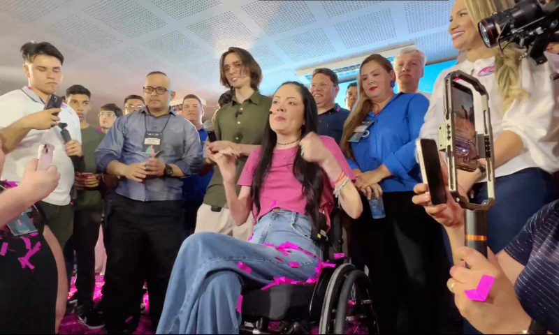 Amom Mandel anuncia Nancy Segadilha como vice