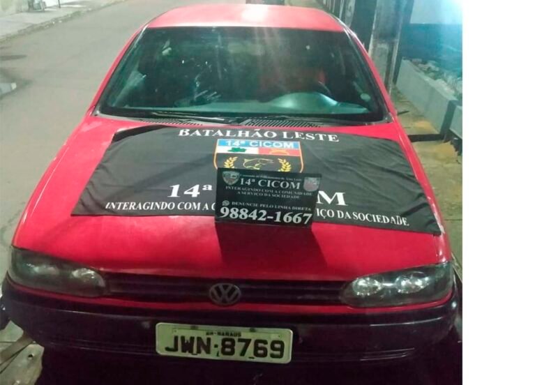 A equipe policial foi ao local, onde encontrou o carro abandonado (Foto: Divulgação) Carro com restrição de furto é recuperado na Zona Leste