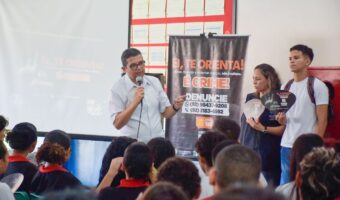 Deputado João Luiz leva palestra do ‘Ei, Te Orienta’ para escola na zona Norte de Manaus