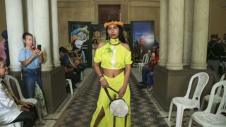 Desfile apresenta resultados de curso de formação de moda indígena