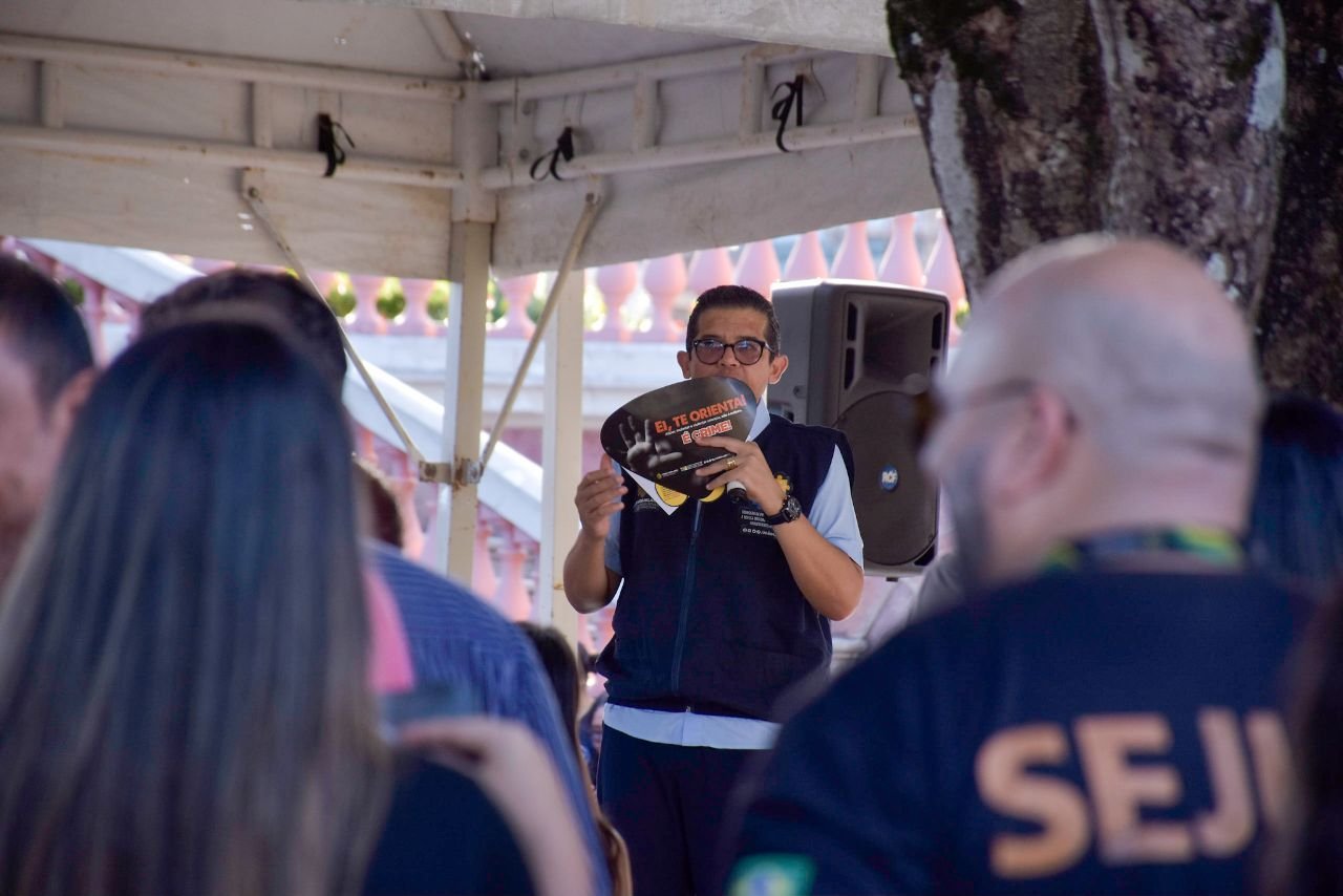 ‘Ei, Te Orienta’, iniciativa do deputado João Luiz alcança mais de 8,8 mil alunos no primeiro semestre de 2024