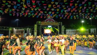 Grupos folclóricos e Banda Canários do Reino abrem Festival Folclórico do Amazonas