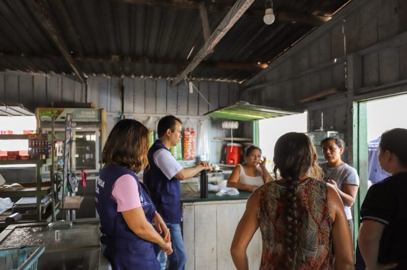 Grupo de Trabalho (GT) dos Flutuantes, deu continuidade às visitas técnicas na região (Foto: Allan Leão/DPE-AM) GT dos Flutuantes realiza nova visita técnica ao Tarumã-Açu