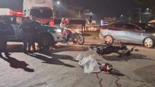 Motociclista morre esmagado por micro-ônibus no Distrito Industrial, em Manaus