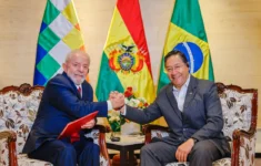 "Não existe saída individual na América do Sul", diz Lula na Bolívia