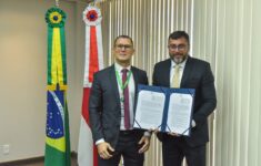 Wilson Lima assina rito de intenções com Banco da Amazônia