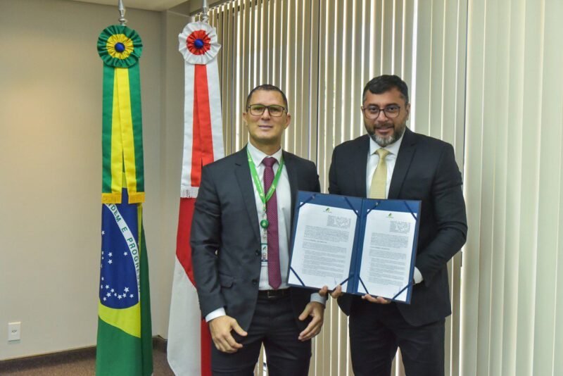 Medida traz estímulos para o desenvolvimento econômico (Foto: Janailton Falcão/Secom) Wilson Lima assina rito de intenções com Banco da Amazônia