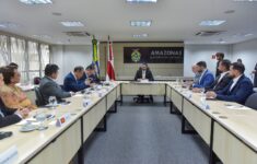 Wilson Lima reúne com embaixadores da Ásia e propõe ações de cooperação