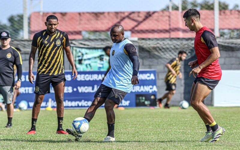 Série B: Amazonas FC recebe Ponte Preta, em casa