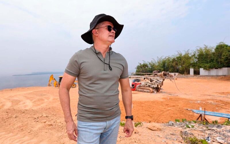O prefeito de Manaus, visitou o andamento das obras do parque Encontro das Águas Rosa Almeida (Foto: Divulgação) David Almeida realiza visita técnica às obras do parque Encontro das Águas Rosa Almeida