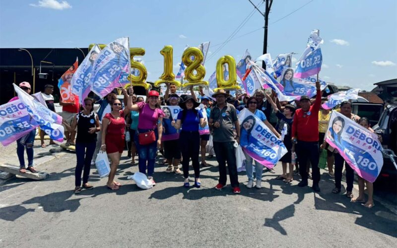 Débora Mafra realiza ‘Adesivaço’ e conquista apoio massivo em Manaus