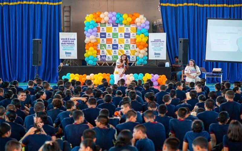 Deputada estadual Débora Menezes (Foto: Divulgação) Débora Menezes promove palestra para alunos lidarem com os excessos de ansiedade