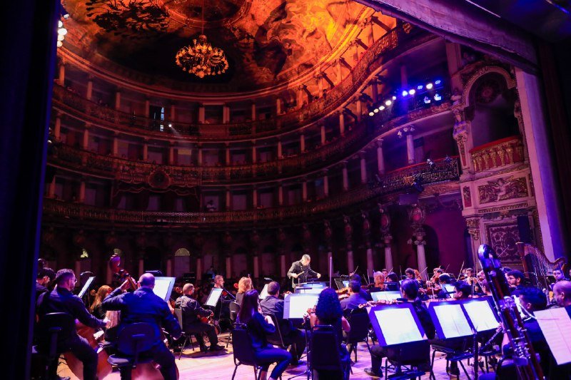 Palco Teatro Amazonas (Foto: Márcio James/SEC) Estreia de “Baré Fiction” leva trilha sonora de Quentin Tarantino ao Teatro Amazonas
