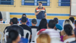 Governo entrega ajuda humanitária e subsídio emergencial às vítimas do incêndio em Nhamundá