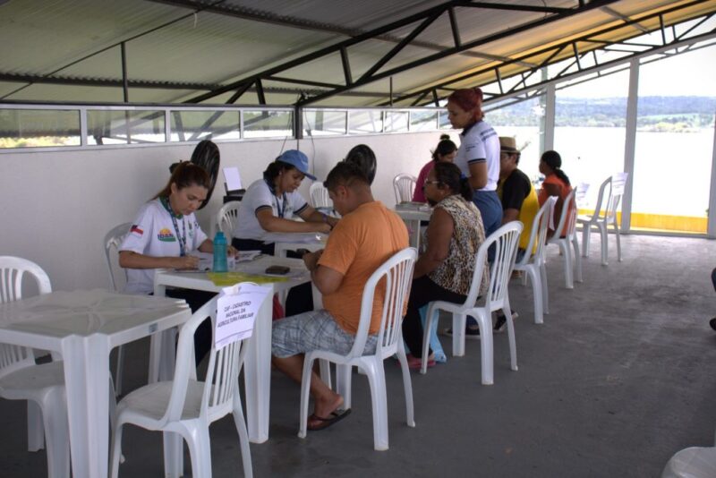 Governo leva regularização de documentos a produtores rurais da calha do Rio Negro