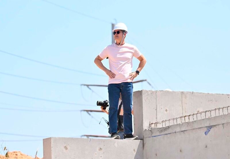 O prefeito David Almeida, vistoriou nesta semana os serviços (Foto: Divulgação) Viaduto entre as avenidas das Torres e Ephigênio Salles será entregue em setembro