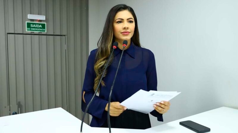 Brena Dianná solicitou melhorias nas escolas rurais de Parintins