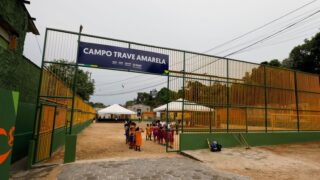 Campo no bairro Colônia Terra Nova é entregue revitalizado