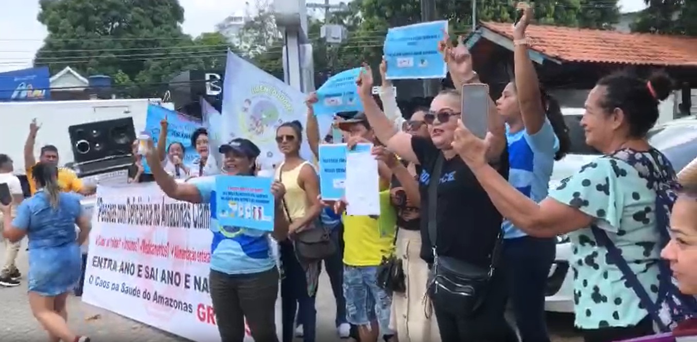 Central de Medicamentos se torna alvo de protestos por pais de crianças PCDs