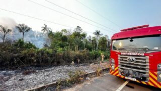 Corpo de Bombeiros combate mais de 300 focos de incêndio em 24 horas, em Iranduba