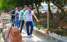 David Almeida vistoria revitalização de espaços públicos na zona Leste