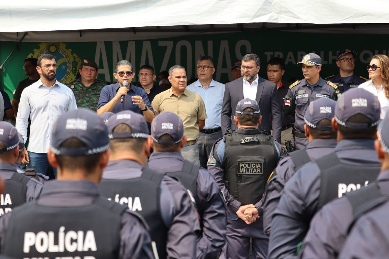 Deputado João Luiz participa da apresentação dos mil novos soldados da PM