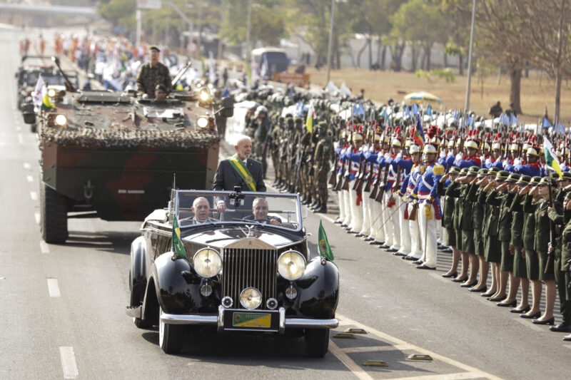 Desfile de 7 de Setembro destaca vacinação e homenageia gaúchos