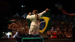 Emoção e fé marcam show de Aline Barros em último dia do ‘Manaus Passo a Paço 2024’