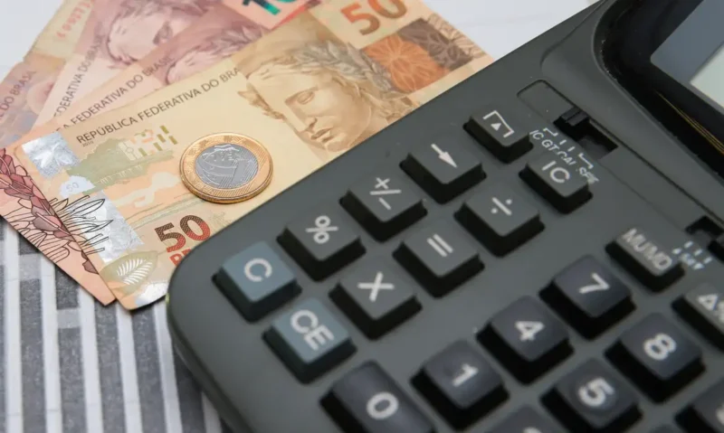 Economia (Foto: Marcello Casal Jr/Agência Brasil) Mercado eleva para 2,46% projeção de expansão da economia em 2024