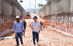 Prefeito David Almeida acompanha avanço das obras do complexo viário Rei Pelé