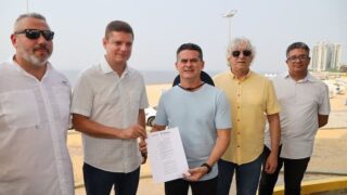 Prefeito David Almeida anuncia interdição da praia da Ponta Negra