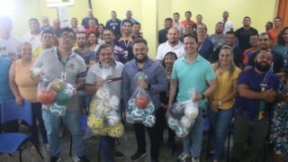 Prefeitura distribui materiais esportivos para fortalecer educação física nas escolas municipais