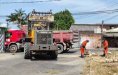 Prefeitura realiza ação de limpeza no bairro São José em Manaus